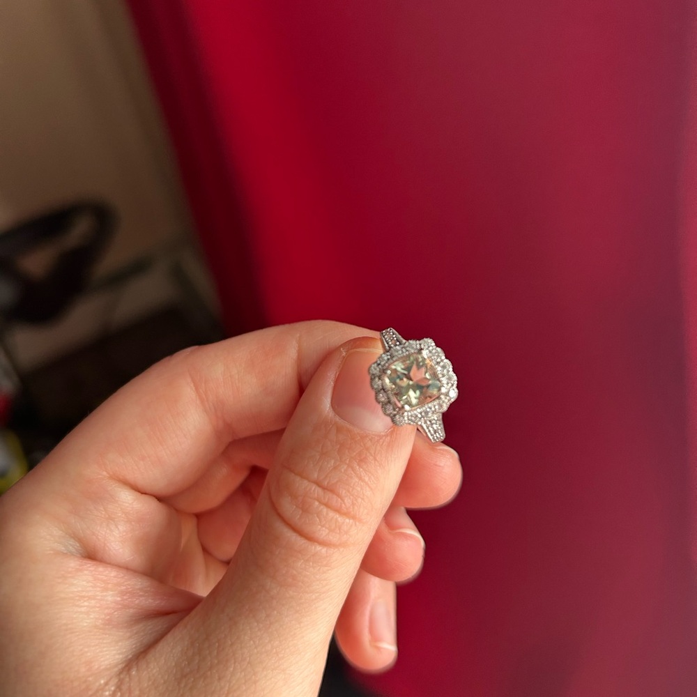 Elegant Solid Silver Ring with Peridot Gemstone NWT
